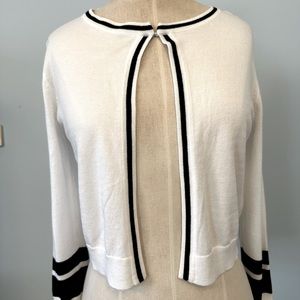 Ladie’s White/Black trim Knit Shrug Size: S
